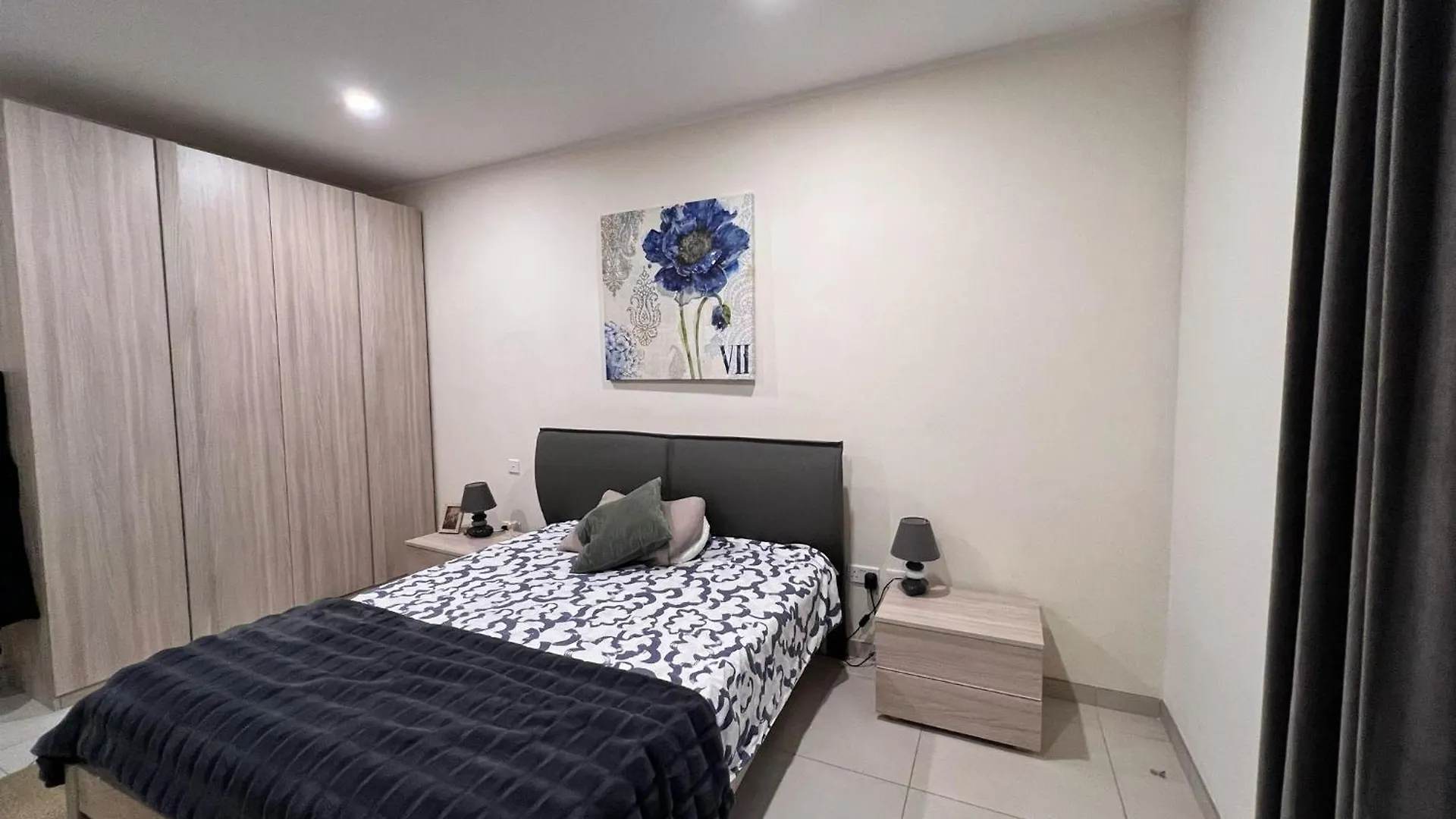 Apartment Modern Flat In Balluta Saint Julian's